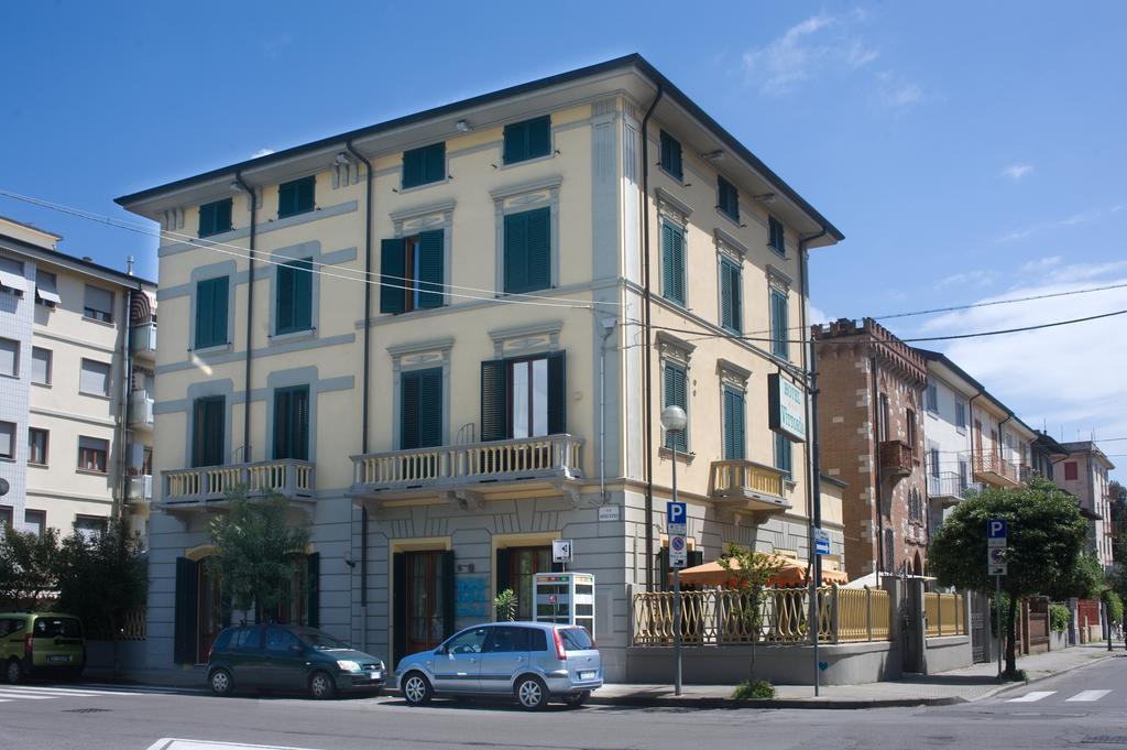 Hotel Vittoria Viareggio Exterior foto