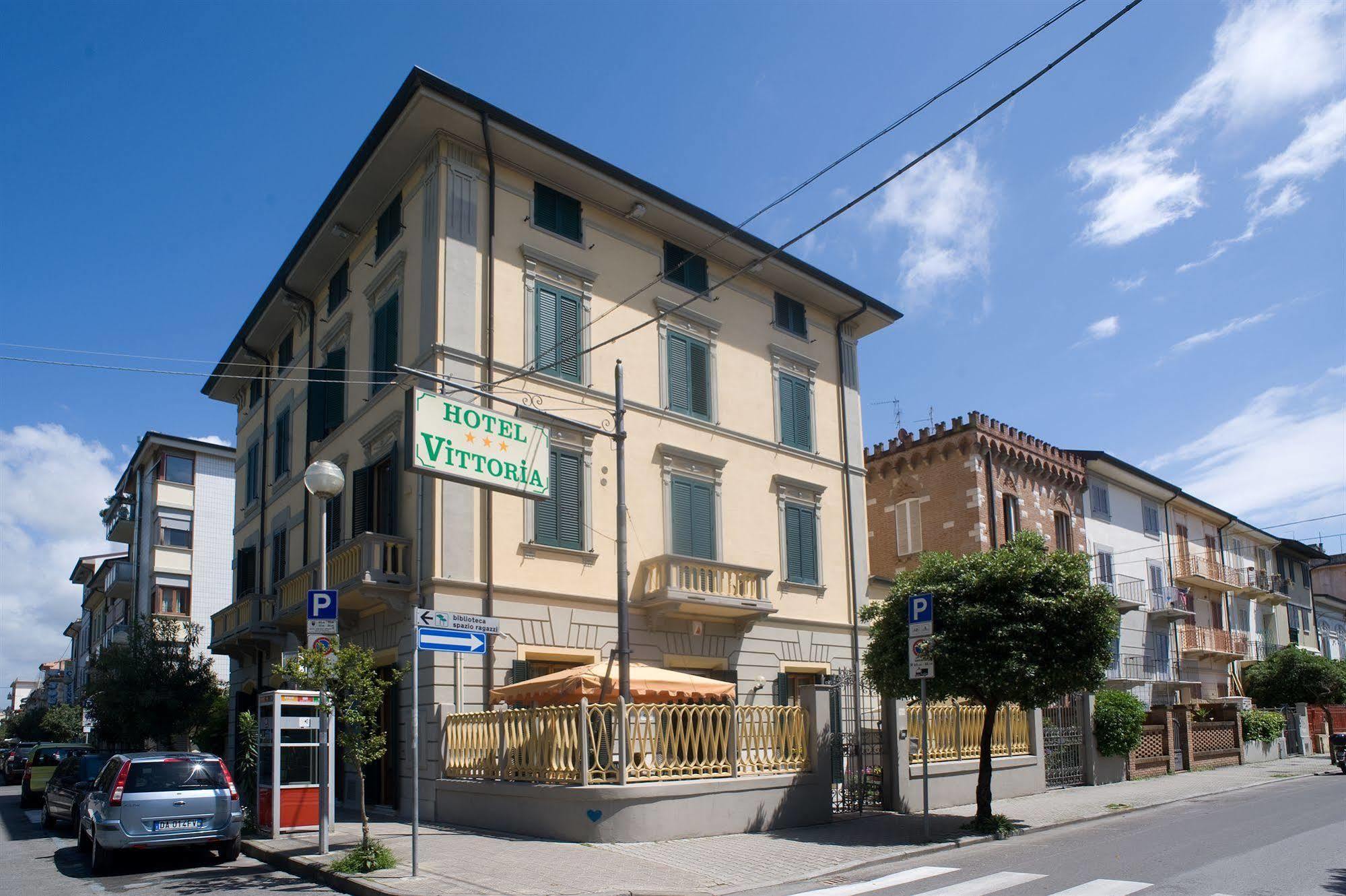 Hotel Vittoria Viareggio Exterior foto
